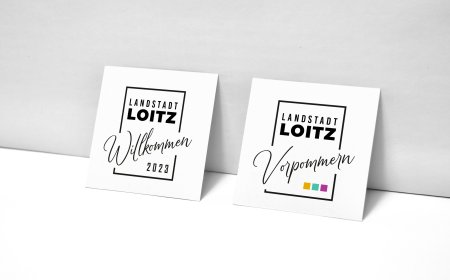 Initiativ-Wanderausstellung - Ein dynamisches Logo mit klarem Rahmen