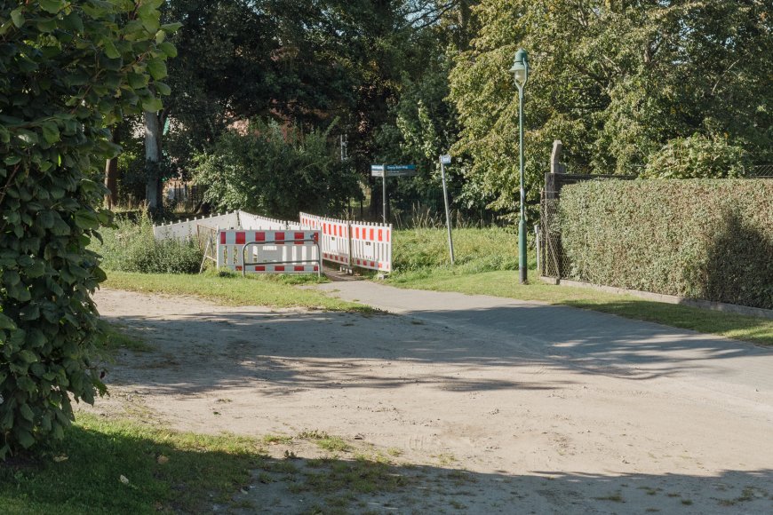 Graue Mittel, klare Kanten:  Wie Förderpolitik zur politischen Waffe wird